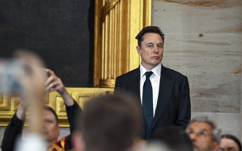 elon musk la inaugurarea lui donald trump